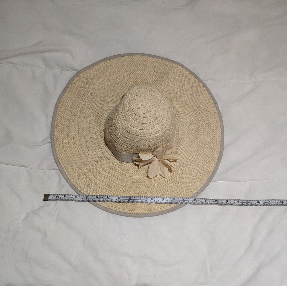 Floppy Hat - Picture 2 of 3